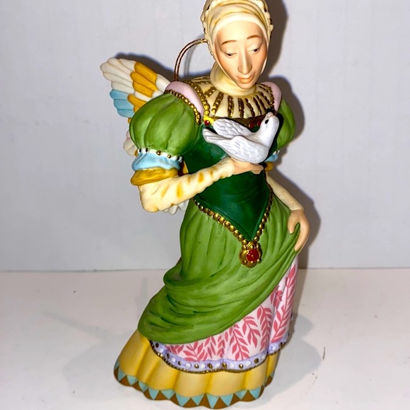 Porcelain Sculptor “ Gift of Peace” Christmas Figurine - Picture 2 of 7